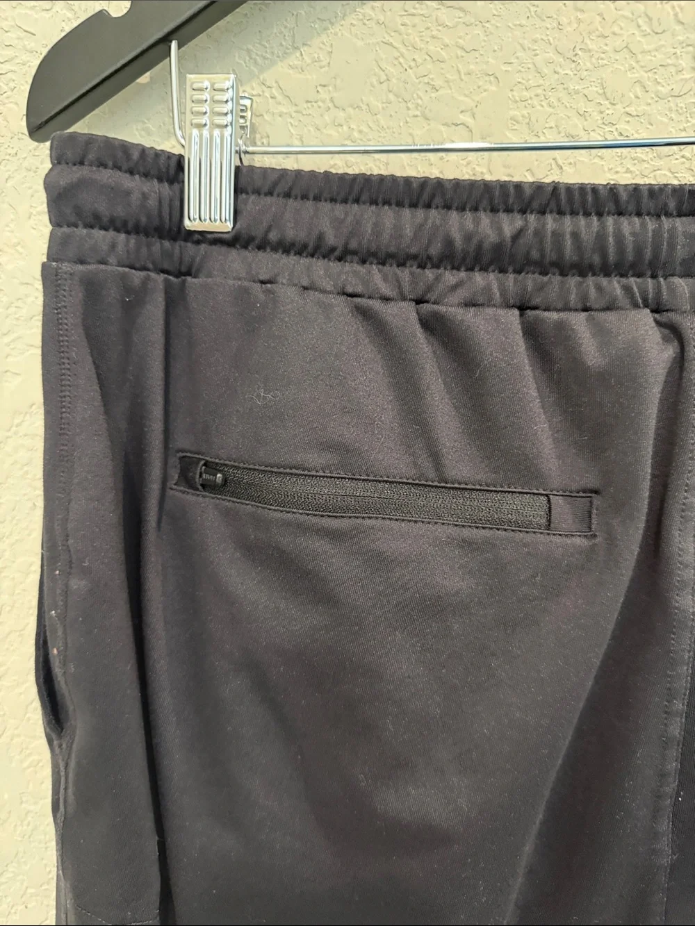 Vuori Men's Black Drawstring Jogger Pants size L